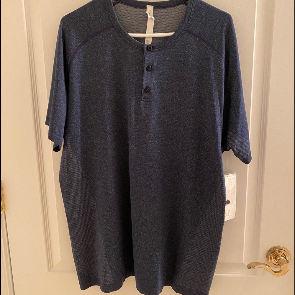 Men’s lululemon shirt NWT